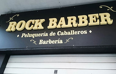 Letras corpóreas Rock Barber