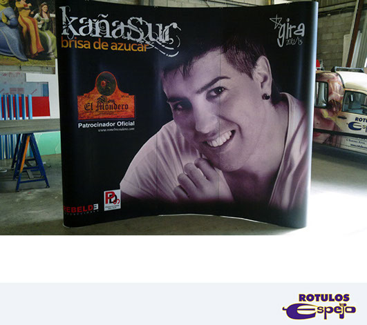 Empresa de display roll up Granada. Rótulos Espejo