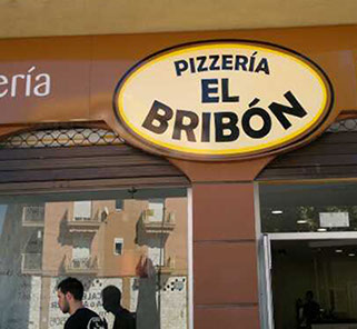 Rótulo luminoso pizzería El Bribón