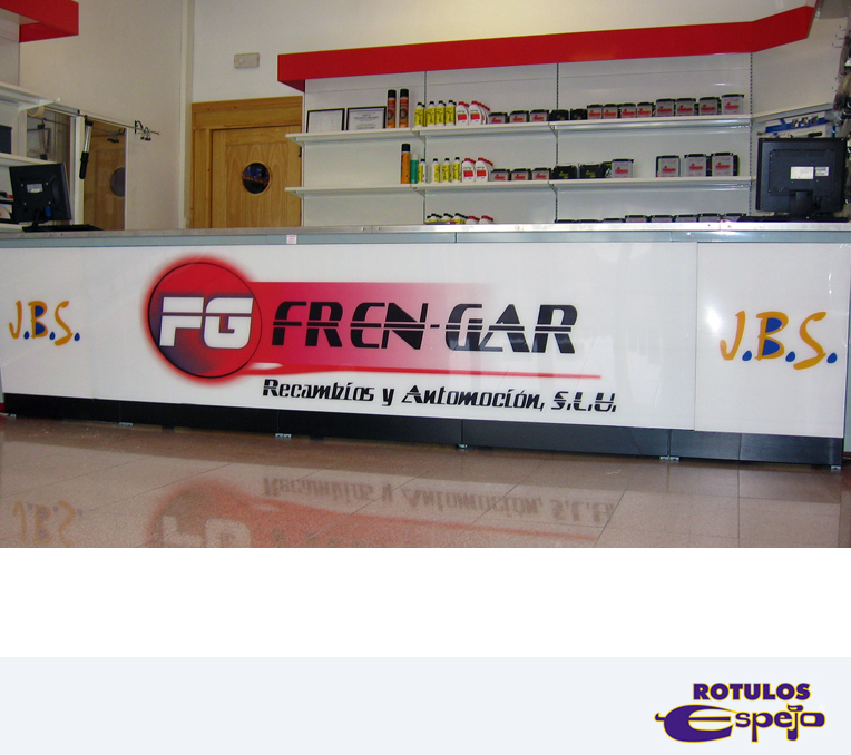 Metacrilato en el mostrador de Automoviles Fren Gar