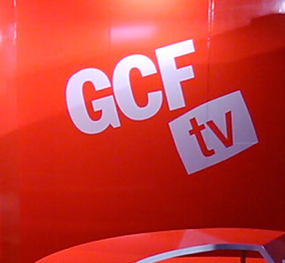 Cadena de televisión GCF con vinilos