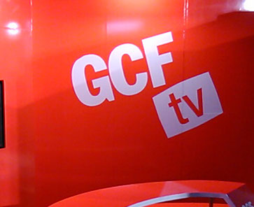 Cadena de televisión GCF con vinilos