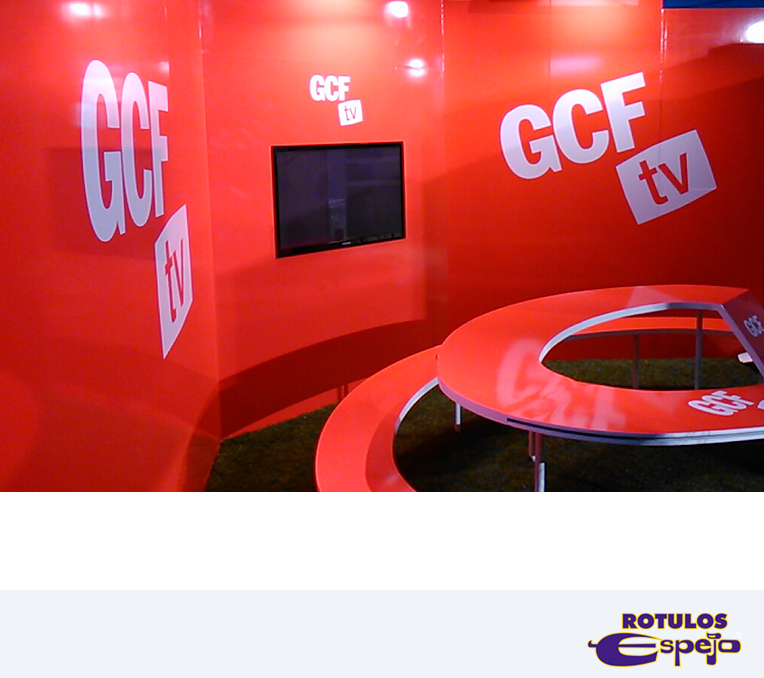 Cadena de televisión GCF con vinilos